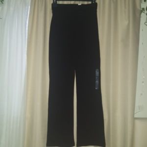 Black yoga pants